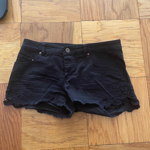 H&M short with lace - Picture 1 of 4